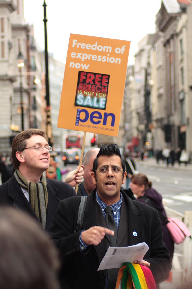 Simon Singh with his lawyer Robert Dougans at the Royal Court