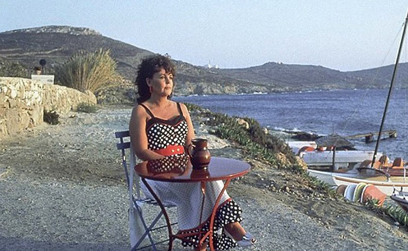 Pauline Collins in Shirley Valentine