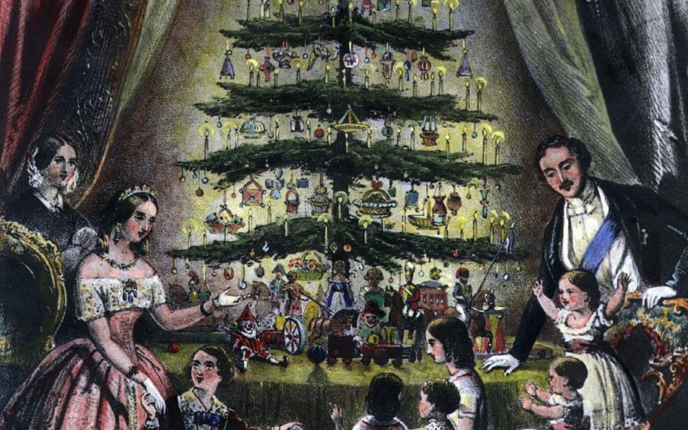 Queen Victoria and Price Albert around the Christmas tree Queen Victoria and Price Albert around the Christmas tree