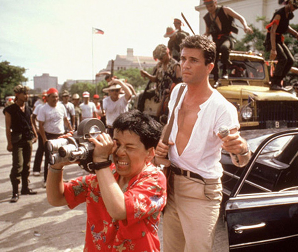 Linda Hunt and Mel Gibson in <em>The Year of Living Dangerously</em> Linda Hunt and Mel Gibson in <em>The Year of Living Dangerously</em>