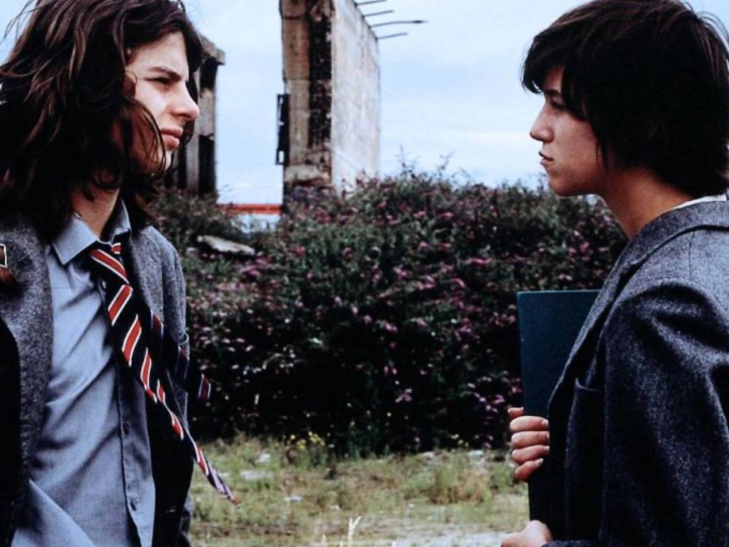 Andrew Robertson and Charlotte Gainsbourg in <em>The Cement Garden</em>