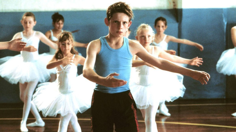 A young Jamie Bell stands apart in Stephen Daldry's <em>Billy Elliot</em>