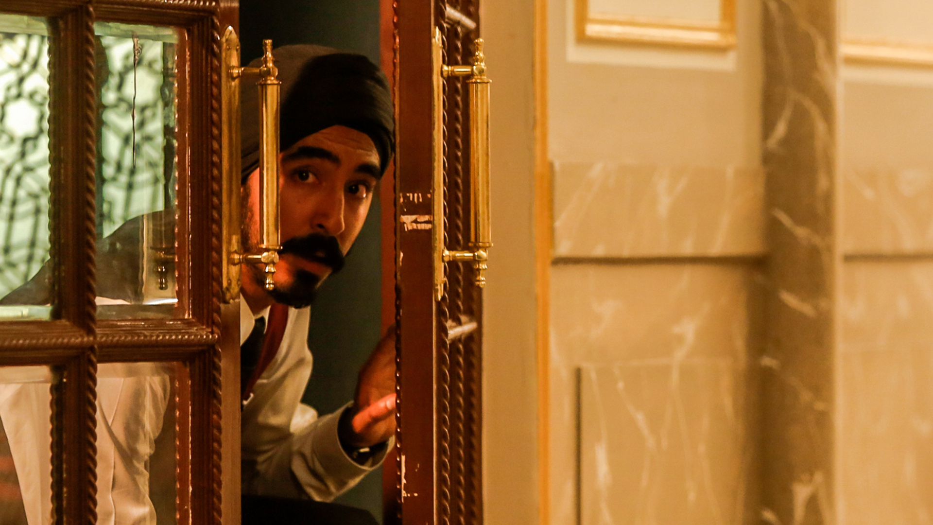 Dev Patel in <em>Hotel Mumbai</em>